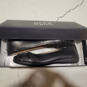 Naturalizer Women's Black Flats